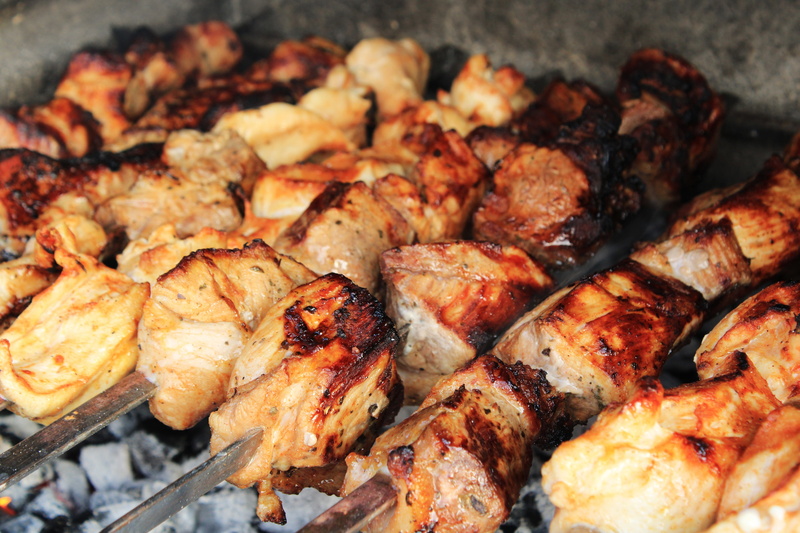 dinner, food and drink, grill, chinese food, picnic, white meat, no people, food, ready-to-eat, high angle view, fresh, party, 5K, close-up, family, hot