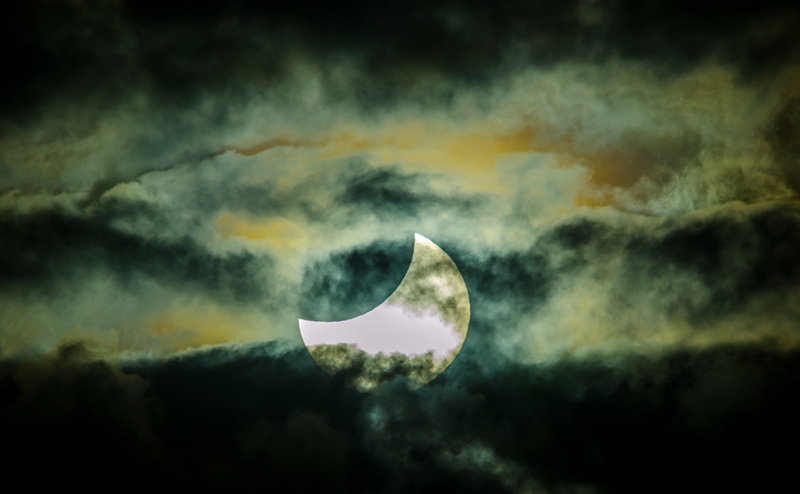 nikon, d5100, planetary moon, sky, mossman, no people, ominous, Solar, tranquil scene, Sun and Sky, beauty in nature, Douglas, tranquility, november, crescent