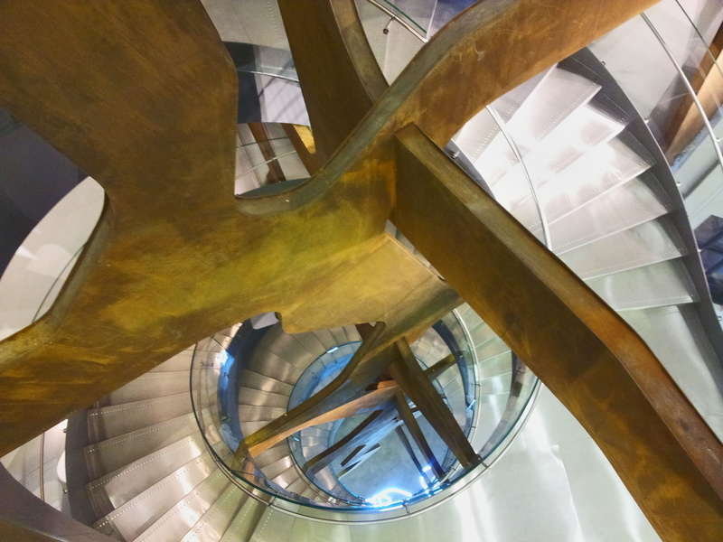 built structure, day, architecture, 2K, close-up, espacio fundación telefónica, glass - material, spiral, indoors, directly below, no people, ceiling