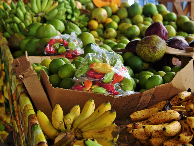 tropical fruit, martinique, container, wellbeing, food and drink, retail, for sale, bananas, variation, ripe, street market, caribbean, fruit, starfruit
