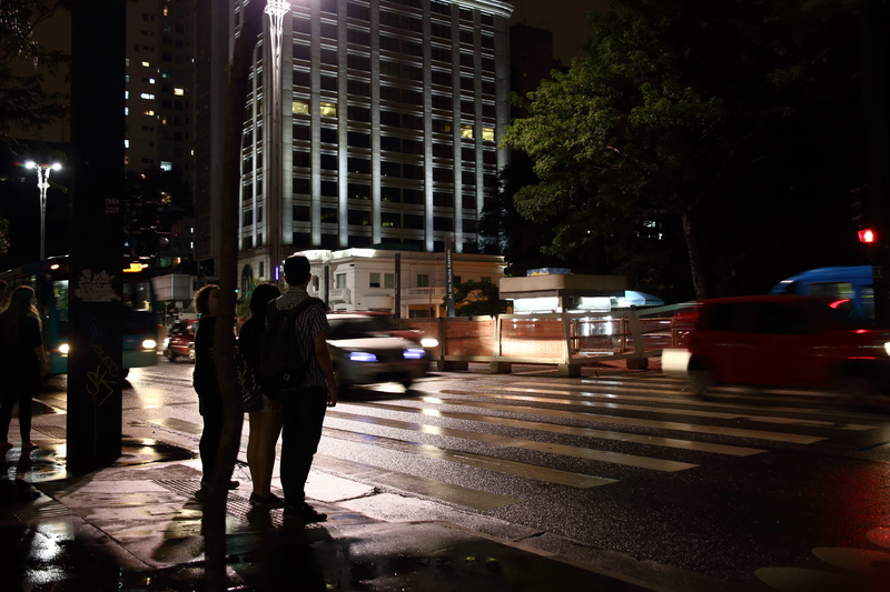 full length, motor vehicle, built structure, são paulo, street, city, city street, real people, building exterior, night, one person, 5K, rainy season