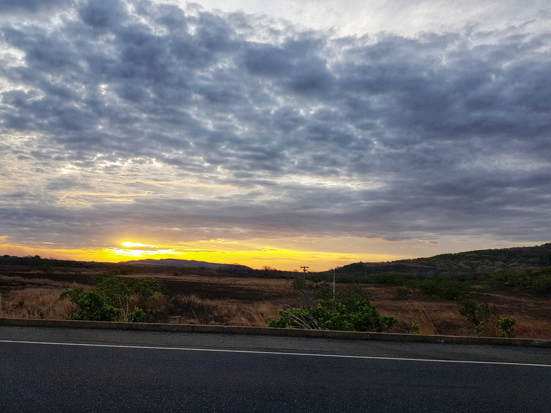 red sky, countryside, destino, environment, tarmac, céu, nuvem, sky, transportation, tranquility, road, cloud - sky, sunlight, direction, sunrise, no people