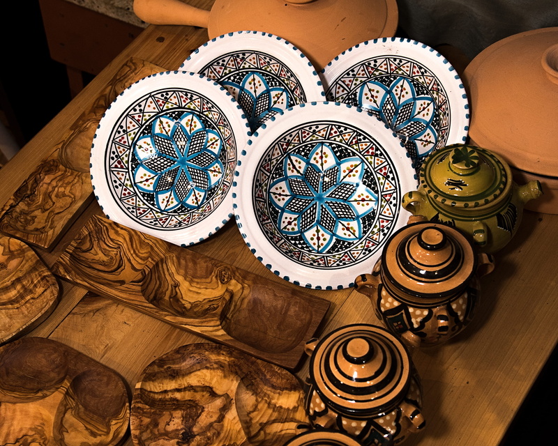 handmade, 2K, plates, art and craft, arts and crafts, floral pattern, table, close-up, decorative, no people, lids, round, pottery, wood - material, art