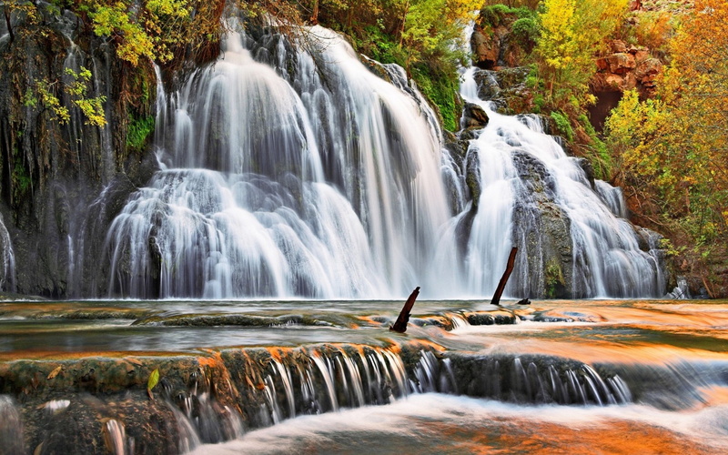 desktop, high, ultra, trees, 2K, autumn, red, resolution, waterfall, cascade, hd, yellow, leaves