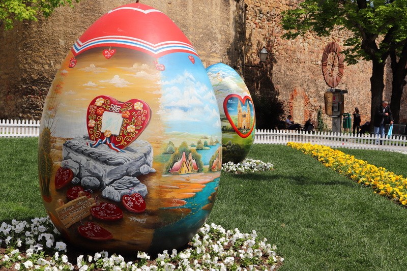 growth, flowering plant, craft, creativity, nature, plant, decoration, 5K, architecture, tree, easter eggs, celebration, representation, no people, multi colored