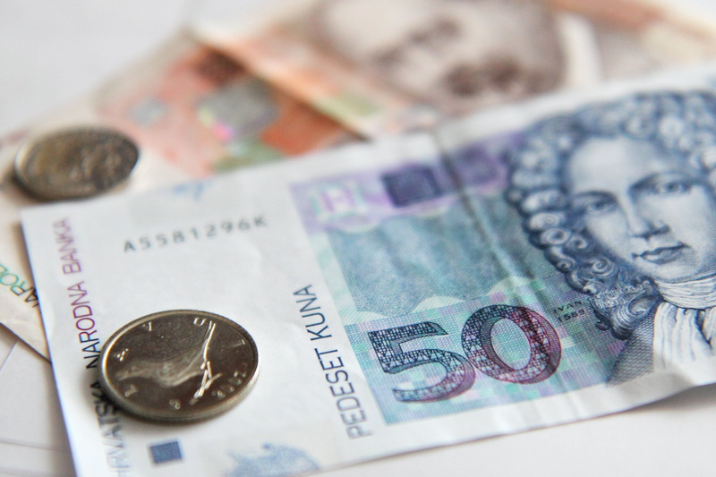 luxury, backgrounds, note, investment, group of objects, buy, studio shot, exchange rate, consumerism, banking, bill, indoors, monetary, croatia, corporate business