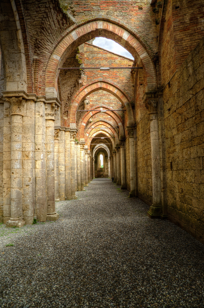 ceiling, landmark, gothic, archway, arcade, architecture, columns, photography, the way forward, old, courtyard, europe, direction, religion, peristyle