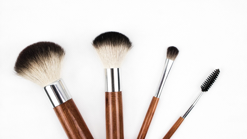 close-up, four, white background, eyes, beauty, brushes, variation, choice, brush, powder, group, indoors, studio shot, creativity, eye shadow, make-up brush