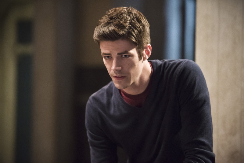 looking, young men, hood, brown hair, celebrities, adult, the flash, beautiful people, 2K, focus on foreground, grant gustin, serious, indoors, portrait