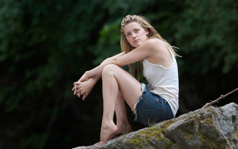 solid, long hair, adult, rock, outdoors, human knee, plant, rock - object, body part, portrait, tree, fashion, women, Actresses, sitting, teenager, Amber Heard