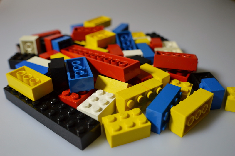 large group of objects, group of objects, people, toy, cut out, close-up, plastic, 4K, choice, block, yellow, toys, indoors, text, colorful, multi colored