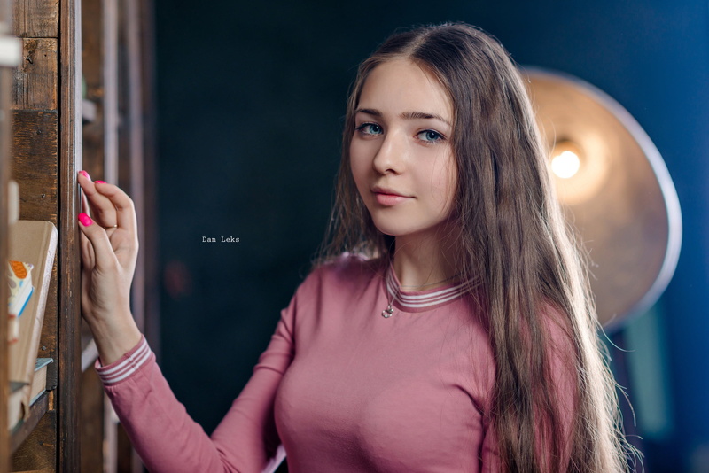 chest, pose, Elvira, 2K, Girl, Dan Leks, blonde, look