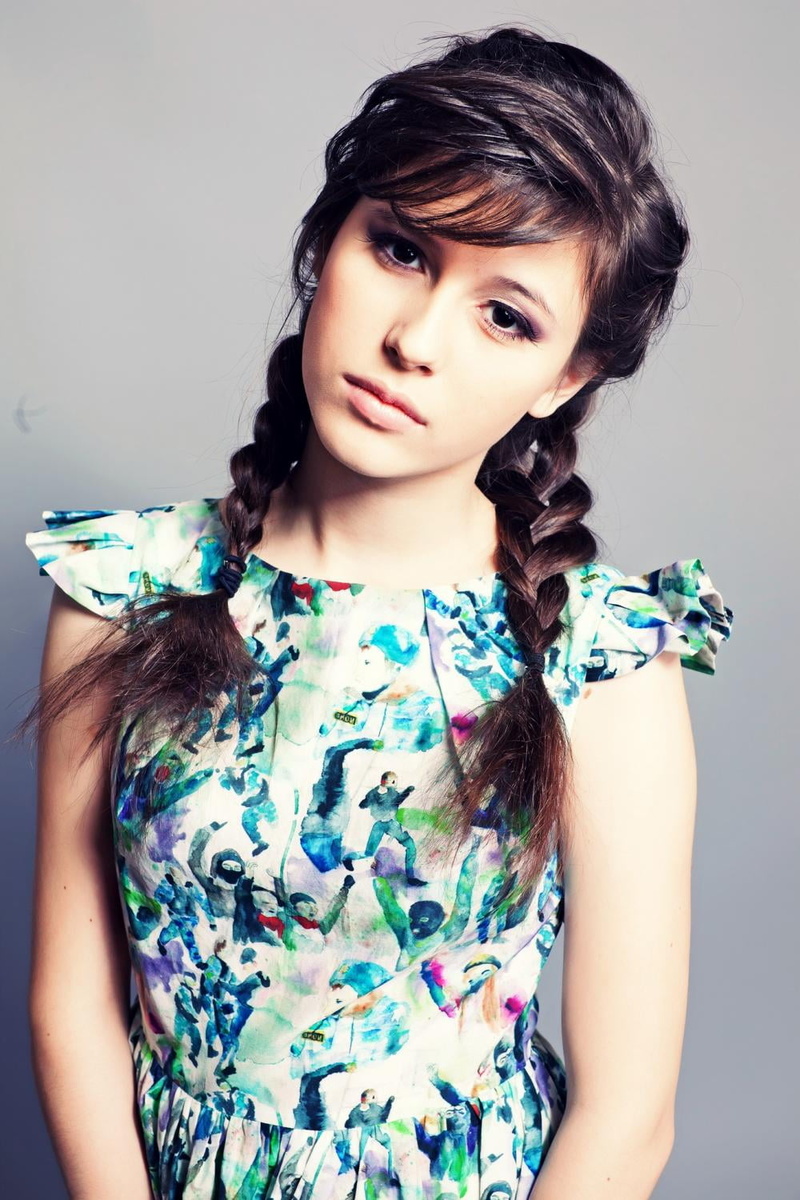Elvira T, singer, Russian, 720P, women, simple background