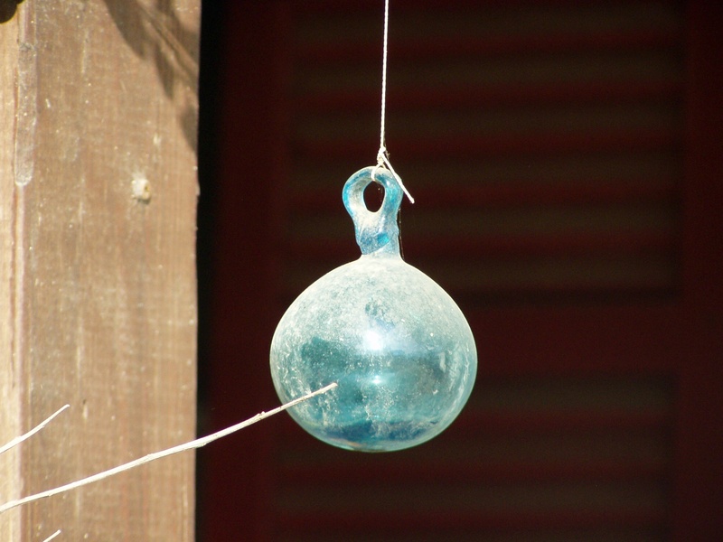 shape, 1080P, old, hanging, glass - material, close-up, grunge, pendant light, focus on foreground, indoors, dirty, architecture, bubble, single object
