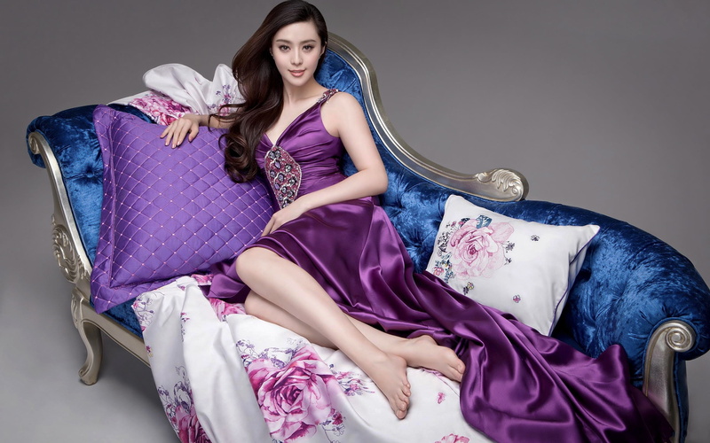 clothing, fashion, hairstyle, indoors, sleeveless, model, beauty, purple, lifestyles, front view, leisure activity, Fan Bingbing, dress, full length, young women