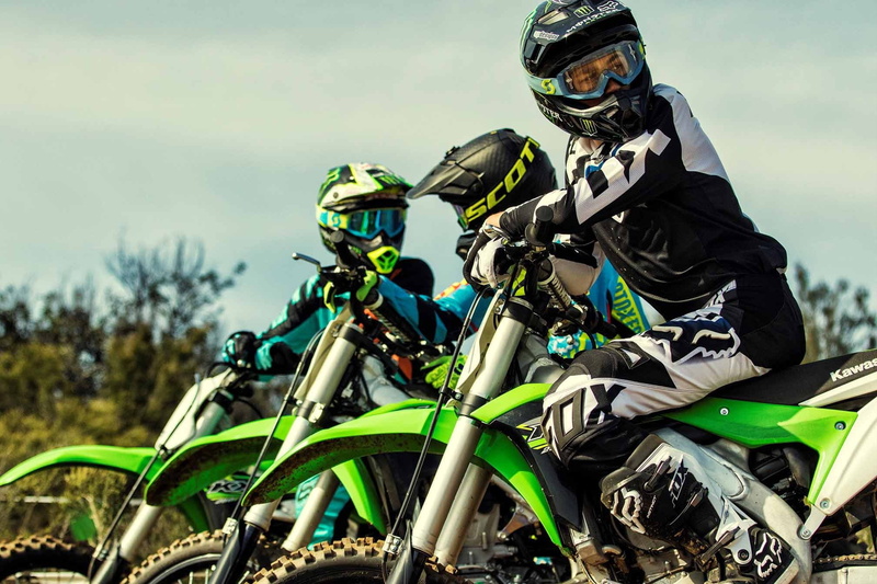 leisure activity, helmet, nature, headwear, sports helmet, motocross, extreme sports, real people, 1080P, ride, crash helmet, sport, bicycle, motorcycle