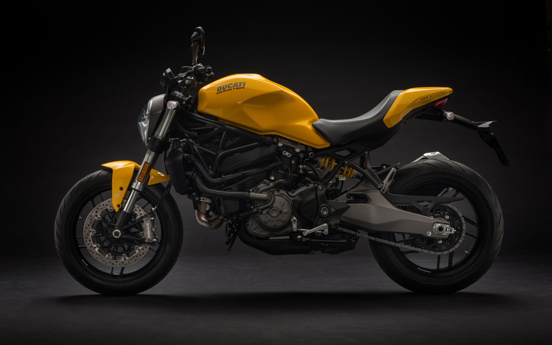 stationary, Ducati, wheel, 821, street, city, studio shot, transportation, side view, 2K, helmet, Monster, land vehicle, no people, yellow, 2018, close-up