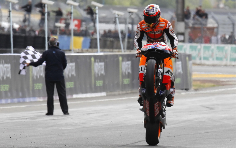 ducati, motorcycle, 2K, motogp, helmet, sport, sports, bike, 2560x1600, casey, set, stoner, orange, casey stoner, suit