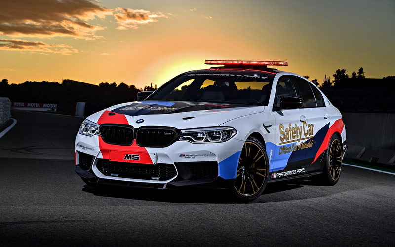 security, street, bmw, red, outdoors, Car, city, road, MotoGP, sunset, no people, 2018, land vehicle, stationary, mode of transportation, 4K, k, transportation