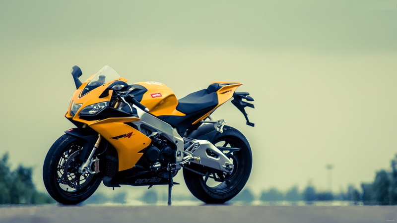 2K, yellow, Aprilia RSV4, depth of field, superbike