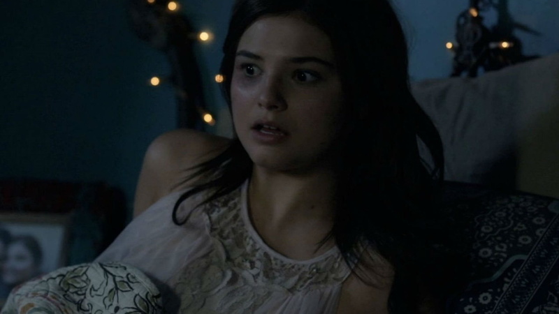 young adult, looking, sitting, night, front view, Insidious: Chapter 3, portrait, close-up, 1080P, one person, contemplation, hairstyle, hair, adult, indoors