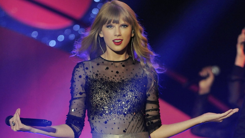 party - social event, nightclub, young women, concerts, music, hairstyle, one person, beautiful woman, singer, event, 1080P, indoors, Taylor Swift, fashion