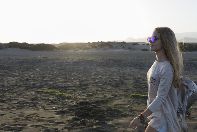 1080P, side view, sunglasses, grey shirt, jean shirt, women, blonde