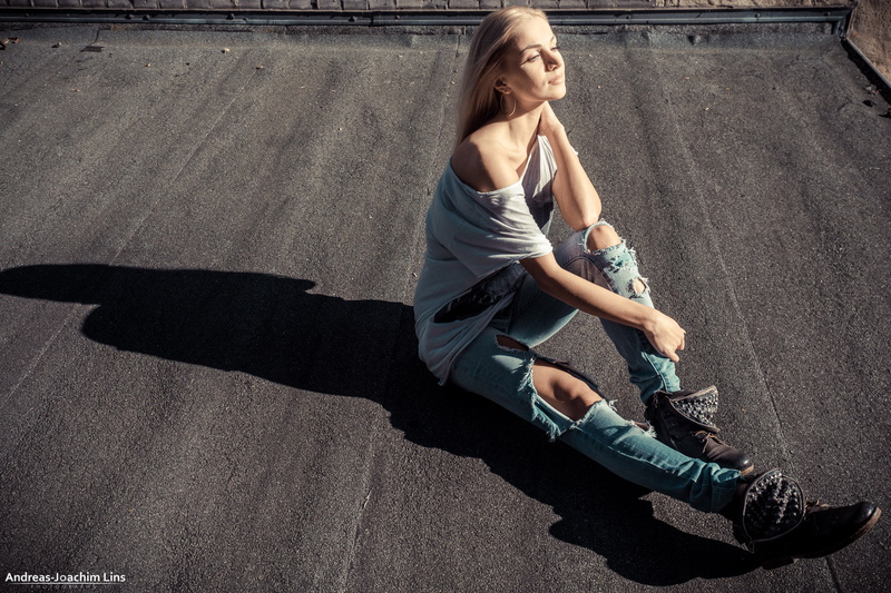 women, Andreas-Joachim Lins, blonde, 1080P, grey shirt, sitting, boots, torn jeans, Katja Kalugina, looking into the distance
