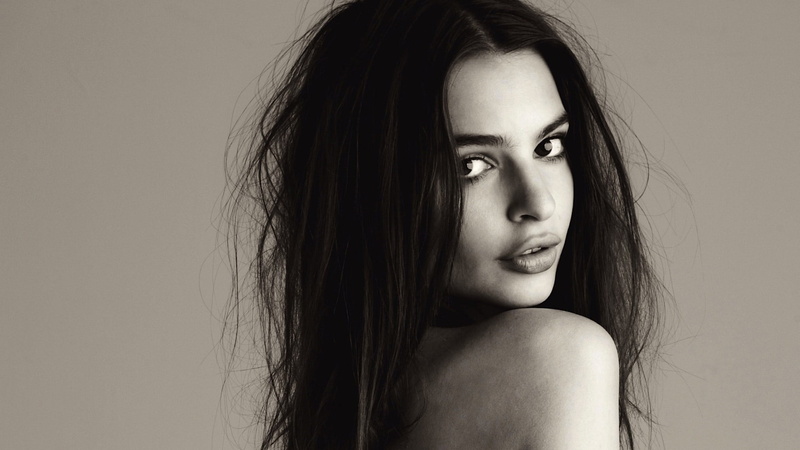 contemplation, portrait, hairstyle, long hair, one person, face, 1080P, human face, indoors, looking at camera, human hair, teenager, headshot, women