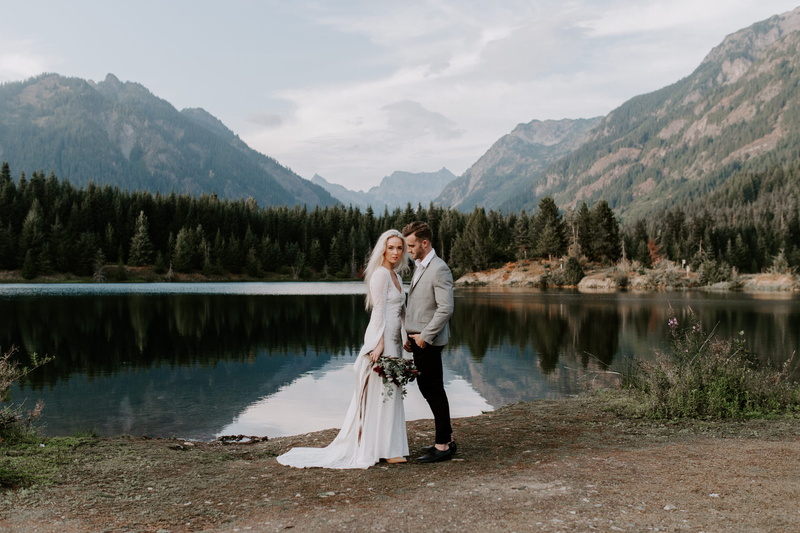 nature, real people, bride, portrait, positive emotion, front, wedding, life, love, leisure activity, day, mountain range, marriage, women, husband, flower