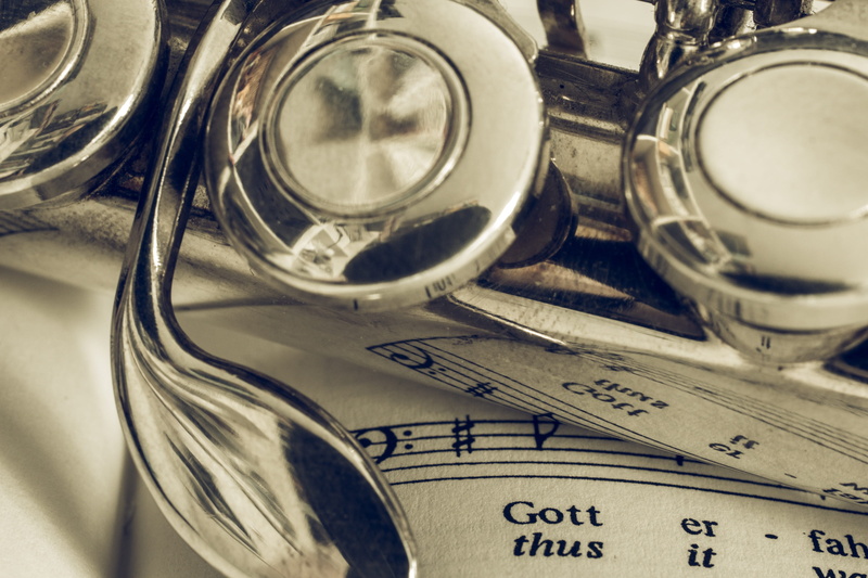 wind, musical instrument, accuracy, close-up, medium group of objects, steel, 2K, white, full frame, metal, flute, music, note, silver plated, classic