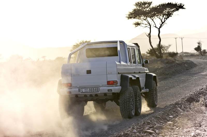 suv, off-road vehicle, x, day, tree, road, sky, class, 1080P, land vehicle, outdoors, car, clear sky, transportation, g, mode of transportation, motor vehicle