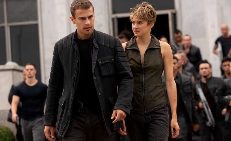 incidental people, jacket, Beatrice Prior, weapon, Insurgent, front view, insurgents, woman, women, Shailene Woodley, men, standing, Theo James, Four, group of people
