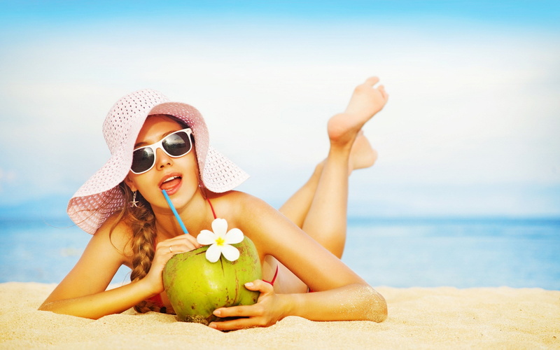 summer, beauty, pic girl 2560x1600, beach, outdoors, happiness, beautiful woman, smiling, hat, adult, leisure activity, vacations, 2K, trip, sun hat, fashion