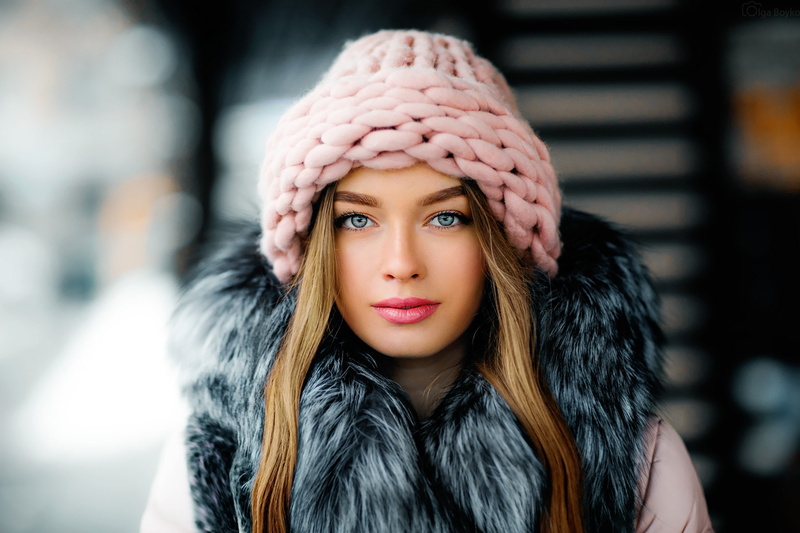 portrait, blue eyes, long hair, pink lipstick, looking at viewer, 1080P, fur coats, brunette, Olga Boyko, face, jacket, women, hat, women outdoors, fur
