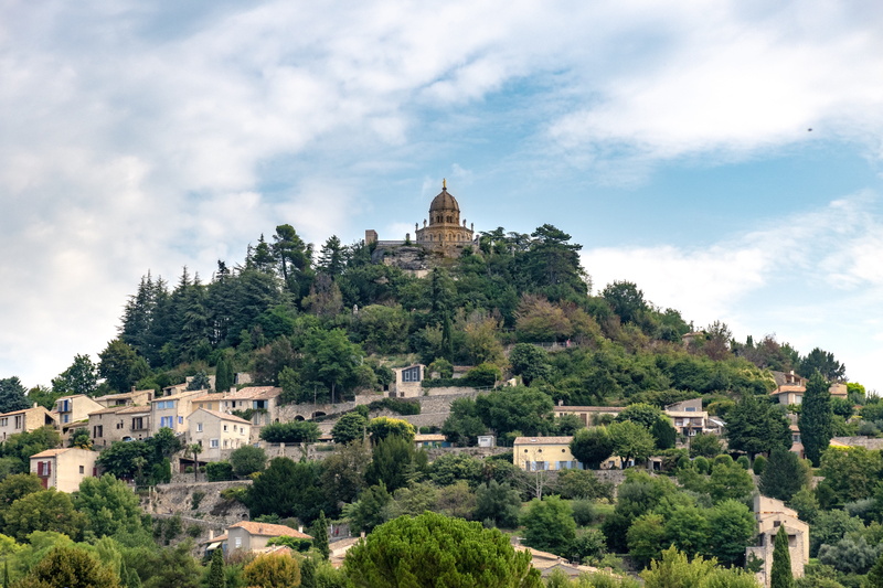 travel destinations, city, houses, built structure, history, townscape, sky, blue, 5K, france, architecture, provence, religion, green, panorama, green color
