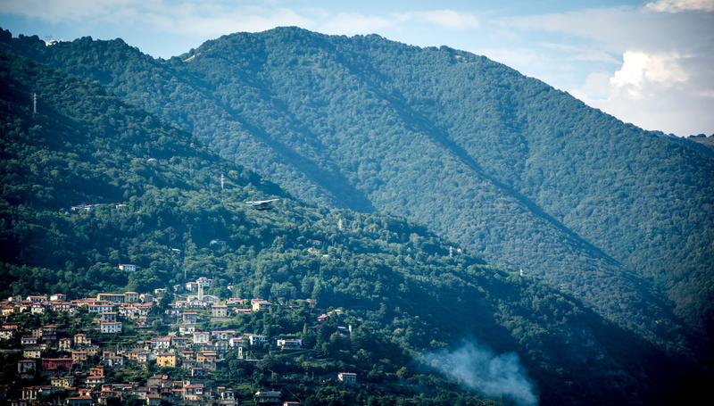 outdoors, 5K, sky, architecture, high angle view, tree, airplane, tranquil scene, cloud - sky, village, day, aeroplane, waterplane, beauty in nature, mountain