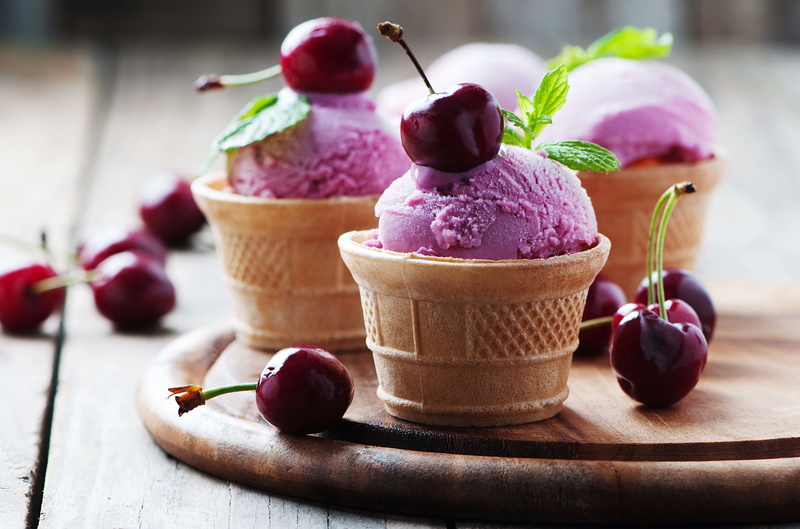 food, wood - material, healthy eating, fruit, ice cream sundae, ice cream, strawberry ice cream, food and drink, berry fruit, temptation, frozen, no people