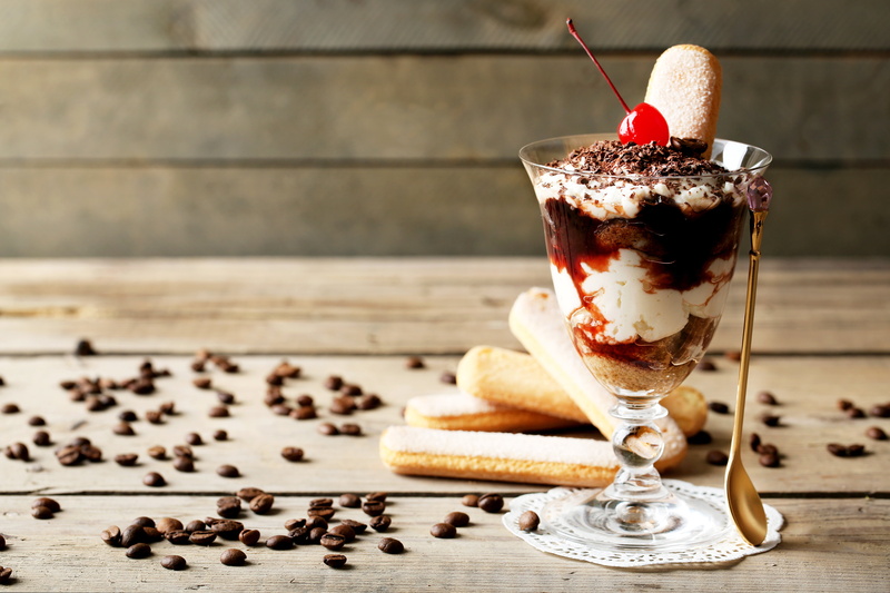 unhealthy eating, indulgence, focus on foreground, close-up, ice cream sundae, 5K, grain, fruit, dairy product, cakes, sundae, sweet, cherry, ready-to-eat
