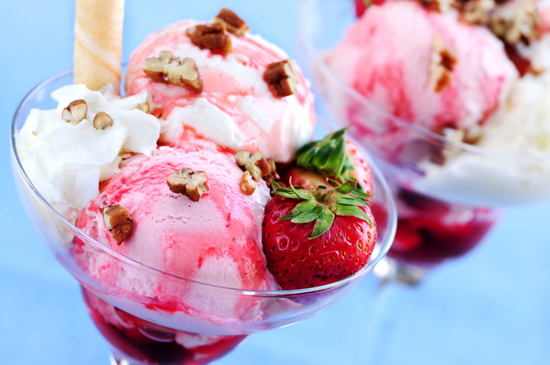 ready-to-eat, fruit, red, ice Cream Sundae, cold temperature, refreshment, unhealthy eating, dairy Product, mint leaf - culinary, healthy Eating, garnish
