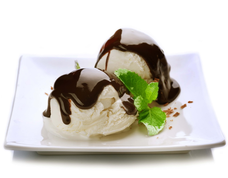 cream, frozen food, ice Cream Sundae, studio shot, freshness, plate, ce cream, 2K, dairy product, ready-to-eat, chocolate, scoop, backgrounds, ice, snack