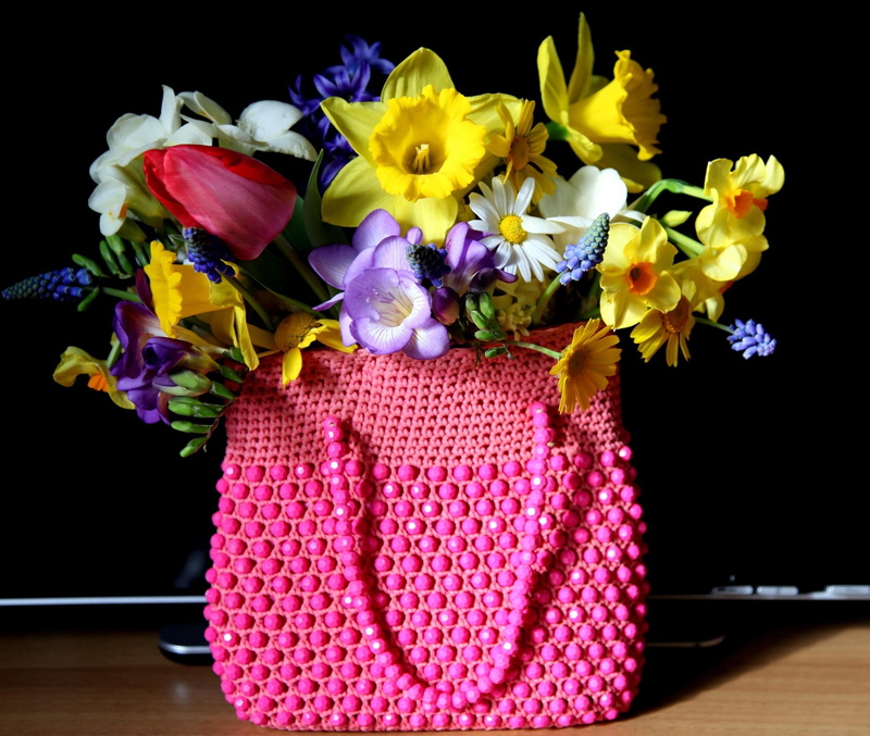 2K, bunch, daffodils, chamomile, close-up, celebration, nature, beauty In Nature, fragility, black background, single Flower, beaded, tote, flower Head