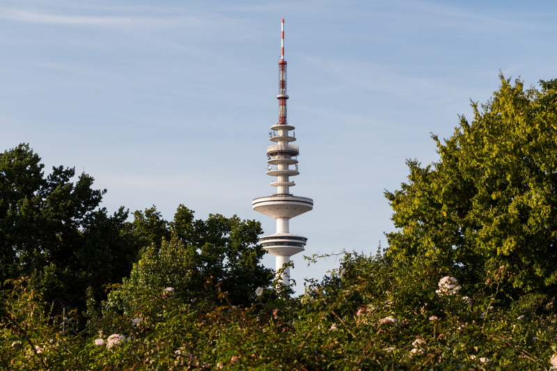 landmark, day, high, places of interest, global communications, satellite, broadcasting, 5K, spire, outdoors, fair, no people, plant, communication, architecture