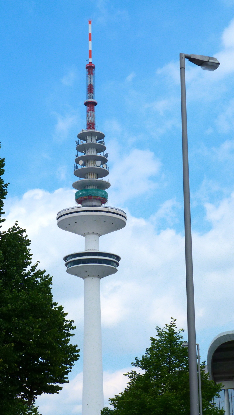 travel, plant, 4K, cloud - sky, radio tower, day, architecture, sky, tall - high, architectural column, building exterior, hamburg, skyscraper, travel destinations