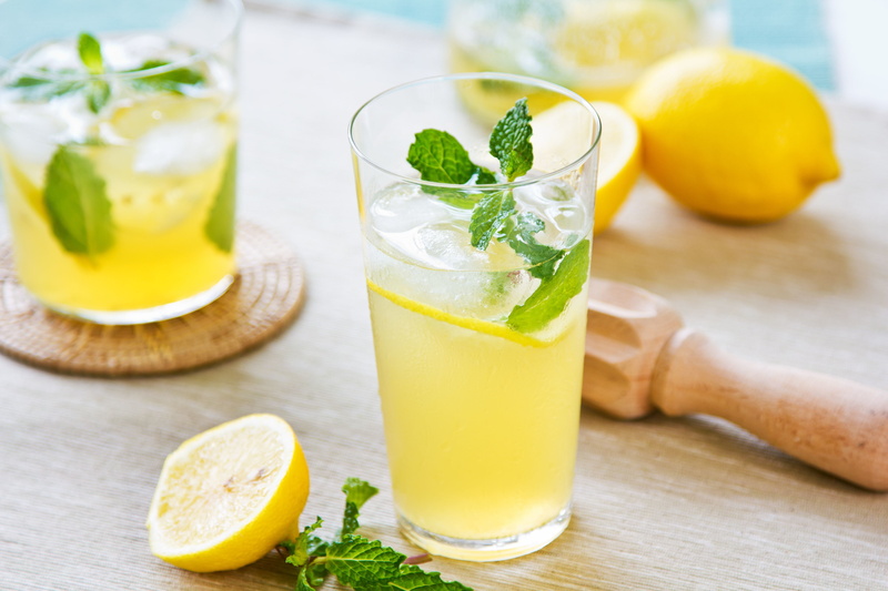 glass, leaf, mint leaf - culinary, 5K, herb, lemonade, outdoors, peppermint, no people, mojito, food, refreshment, citrus fruit, lemon soda, drinking glass
