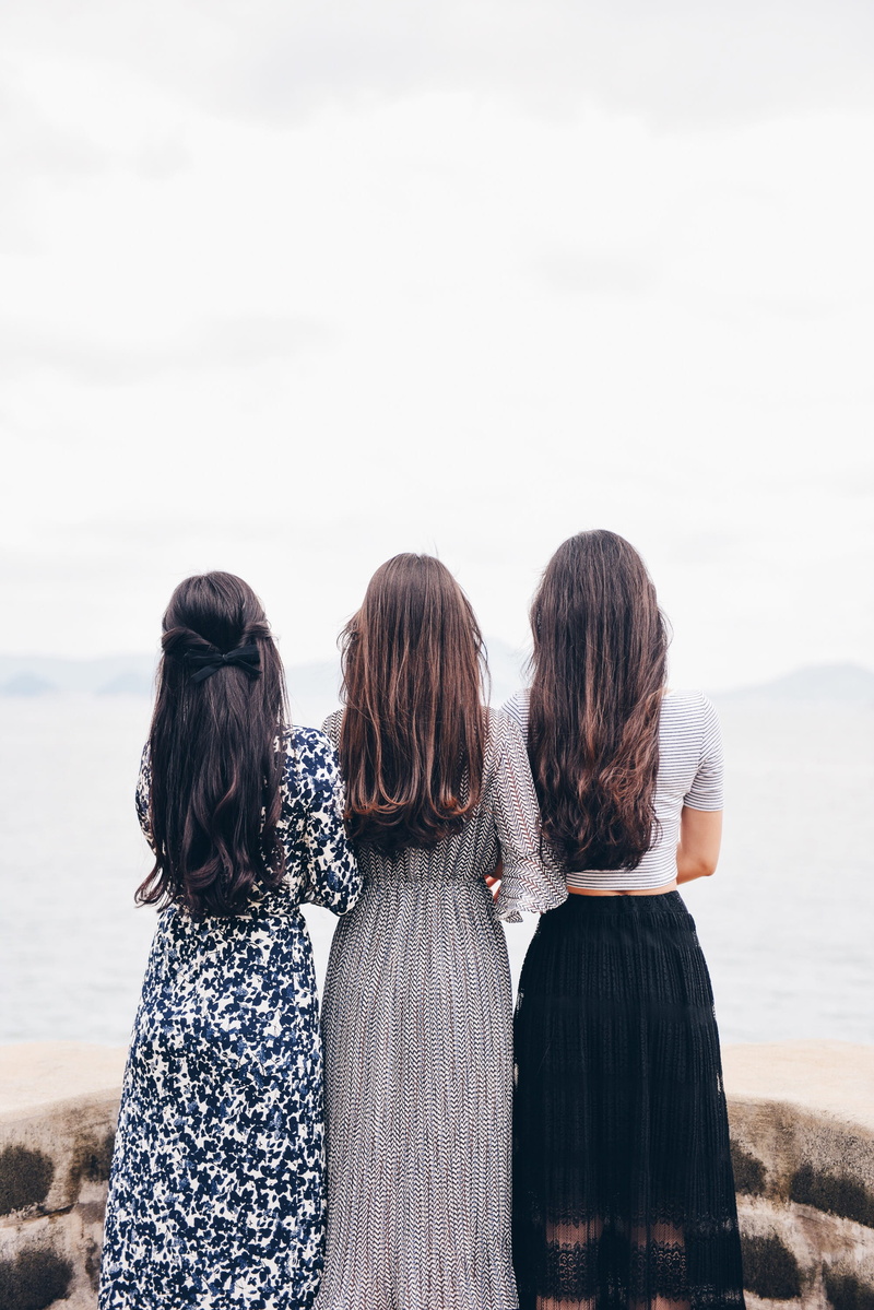 hair, sky, looking, people, young Women, daytime, three, vacations, dresses, day, sea, standing, hairstyle, long hair, real people, three people, looking at view