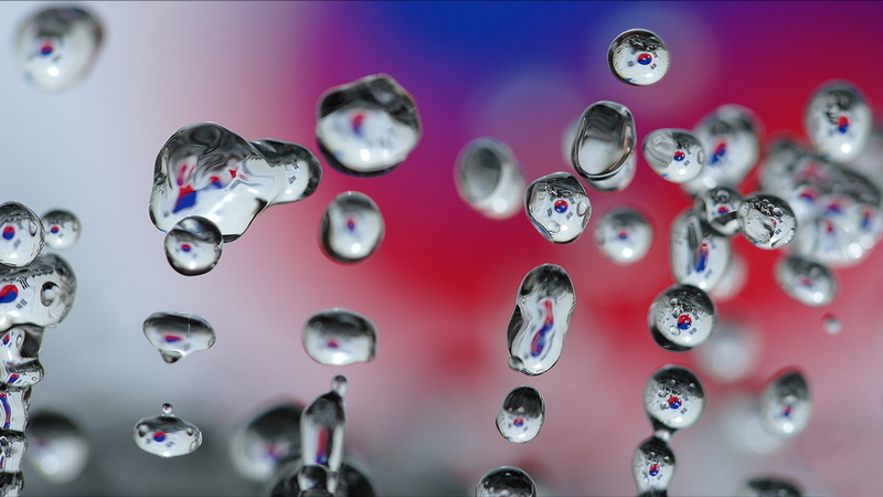 studio shot, close-up, shiny, wealth, purity, fragility, large group of objects, flag, water drops, transparent, jewelry, precious gem, abundance, luxury