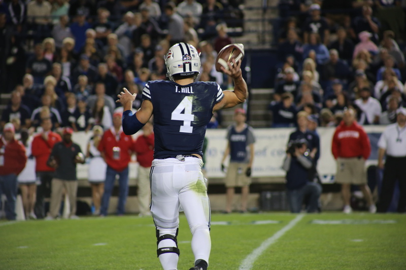 quarterback, american football - ball, player, pigskin, teenager, men, spectator, sports uniform, ball, american, team, school, america, real people, fan