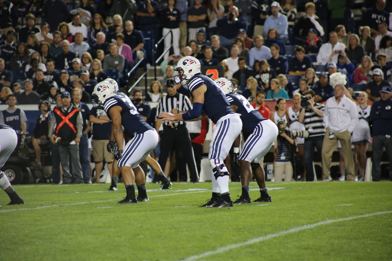 football, day, sports, pigskin, running, marching band, turf, male, america, team, ball, utah, lineman, group of people, usa, touchdown, college, game