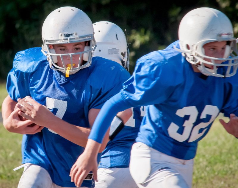 winning, american, american football - ball, playing, daytime, play, sports Team, fun, winner, american Culture, male, competitive, blue, sports Uniform